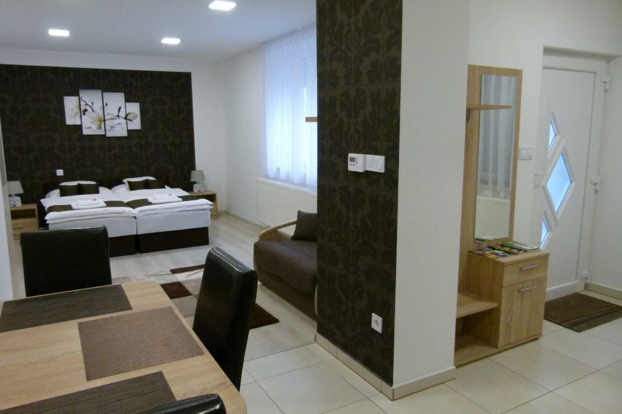 Wolf House Apartman Zalaegerszeg Exterior foto