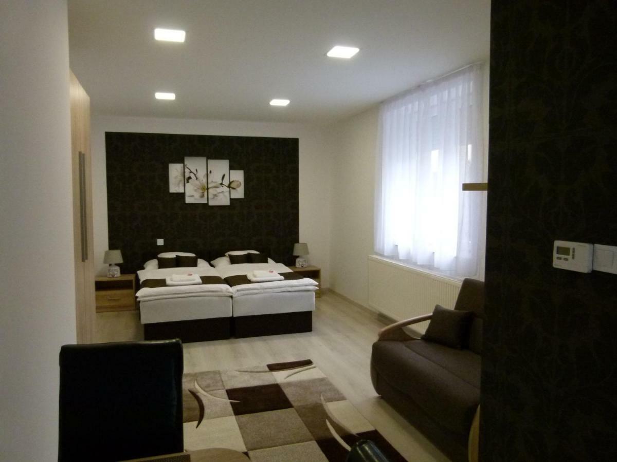 Wolf House Apartman Zalaegerszeg Exterior foto