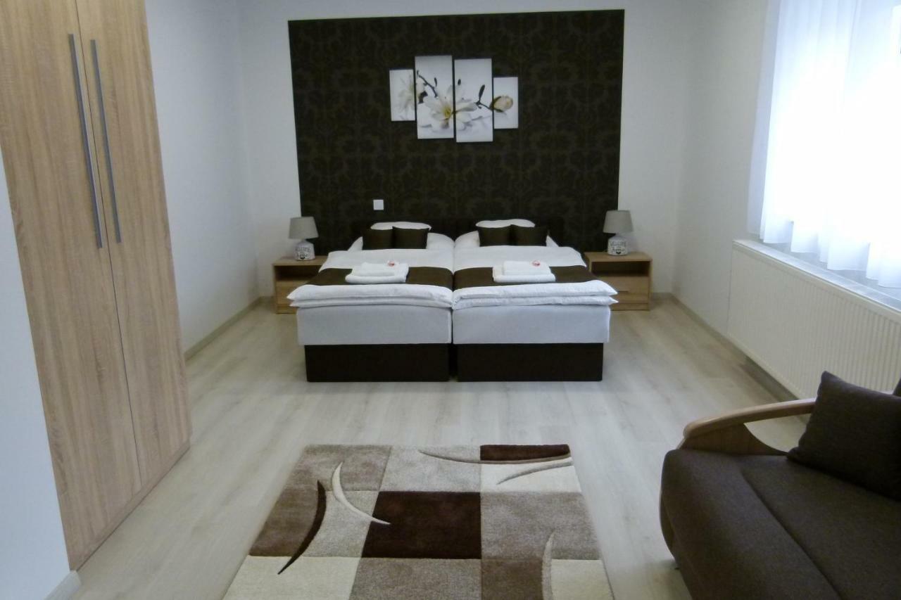 Wolf House Apartman Zalaegerszeg Exterior foto