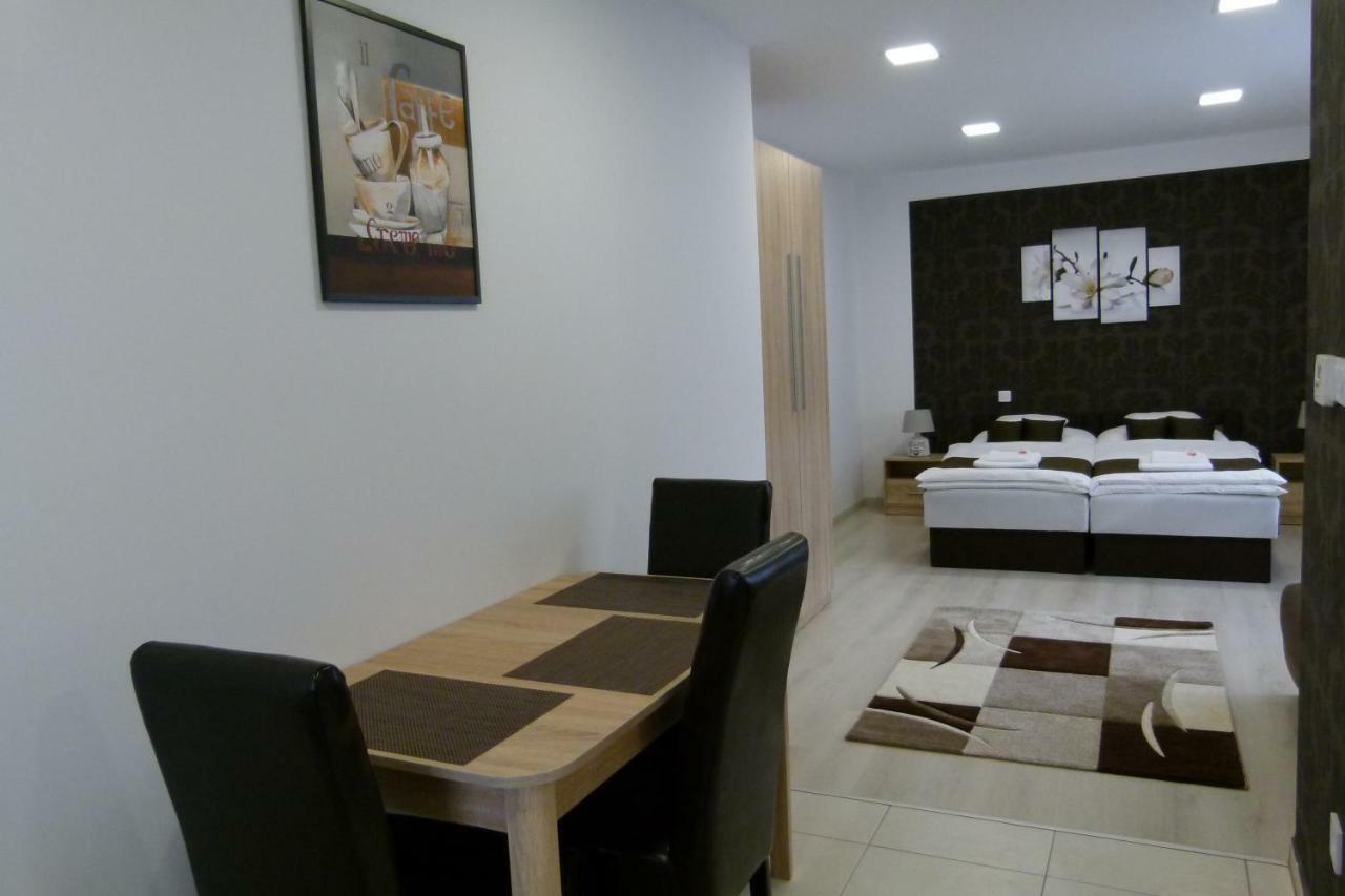 Wolf House Apartman Zalaegerszeg Exterior foto