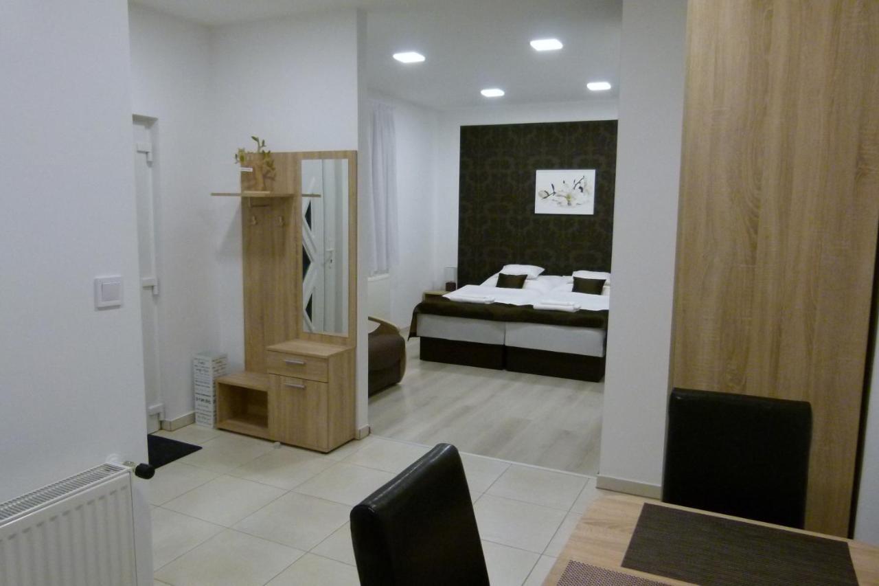 Wolf House Apartman Zalaegerszeg Exterior foto